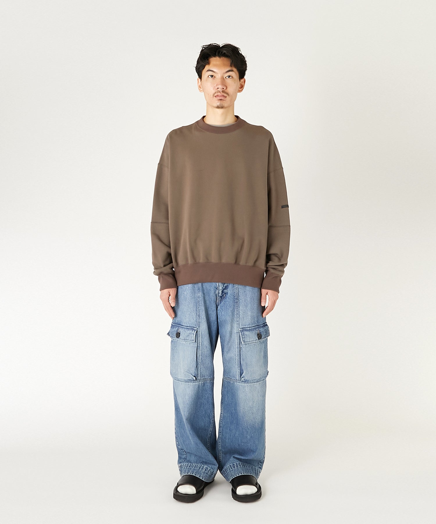CREW NECK SWEATSHIRT