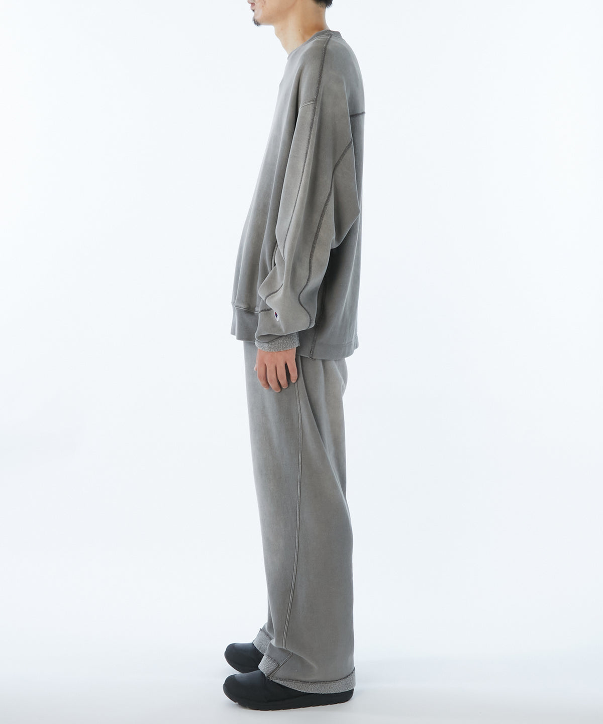 CREW NECK SWEATSHIRT