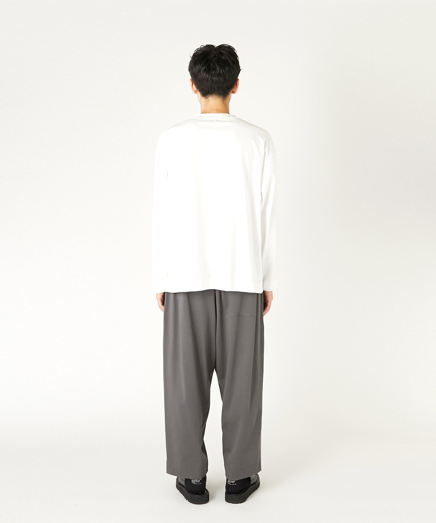 CREW NECK LONG SLEEVE T-SHIRT