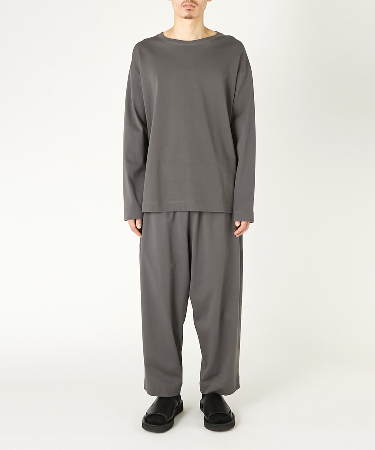 CREW NECK T-SHIRT