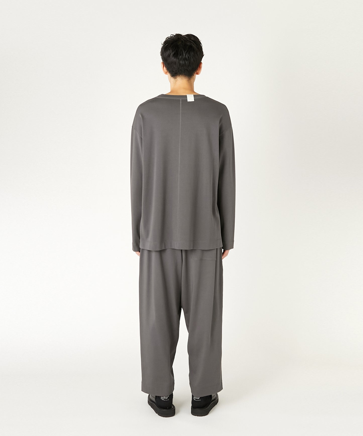 CREW NECK T-SHIRT