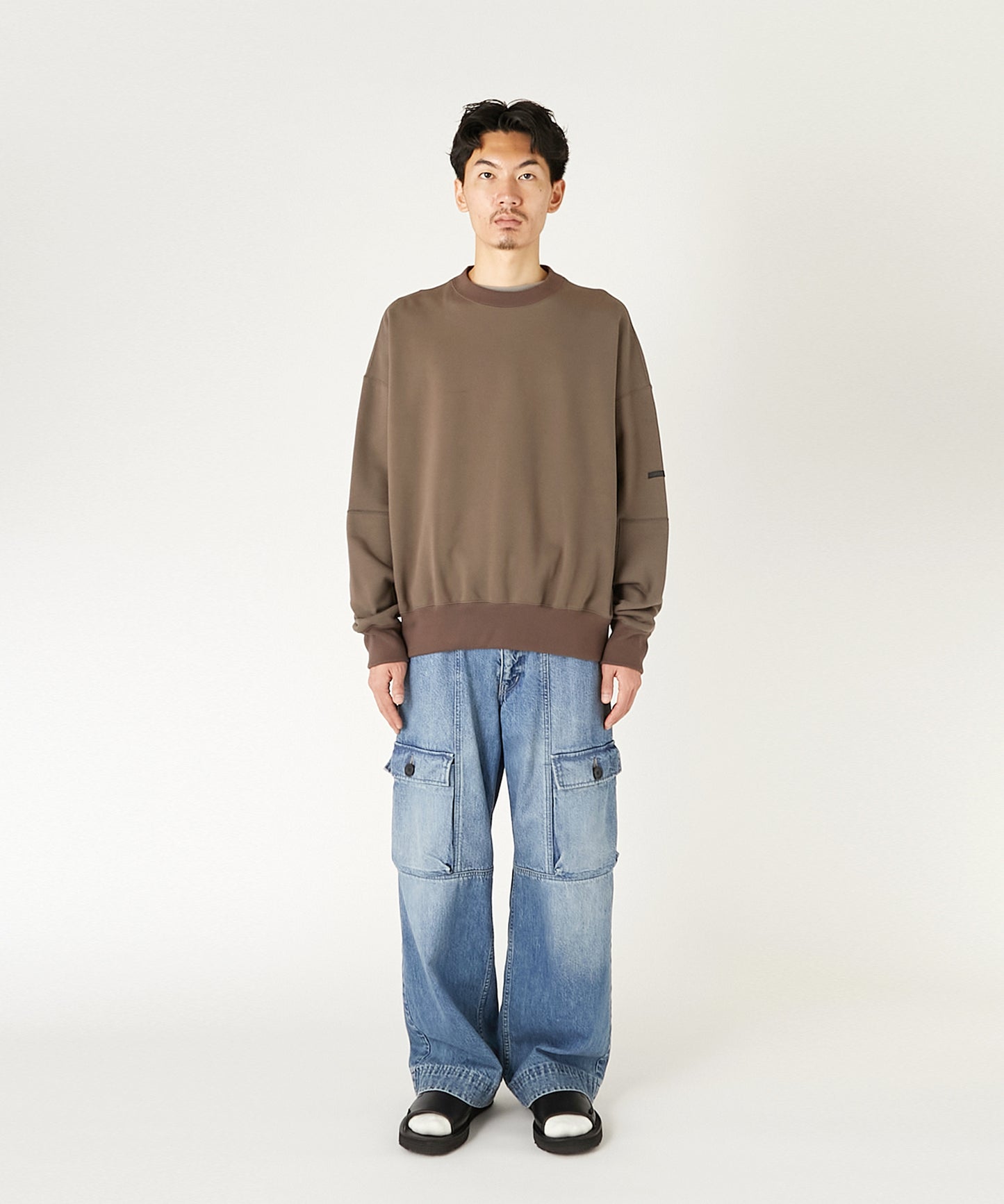 CREW NECK SWEATSHIRT