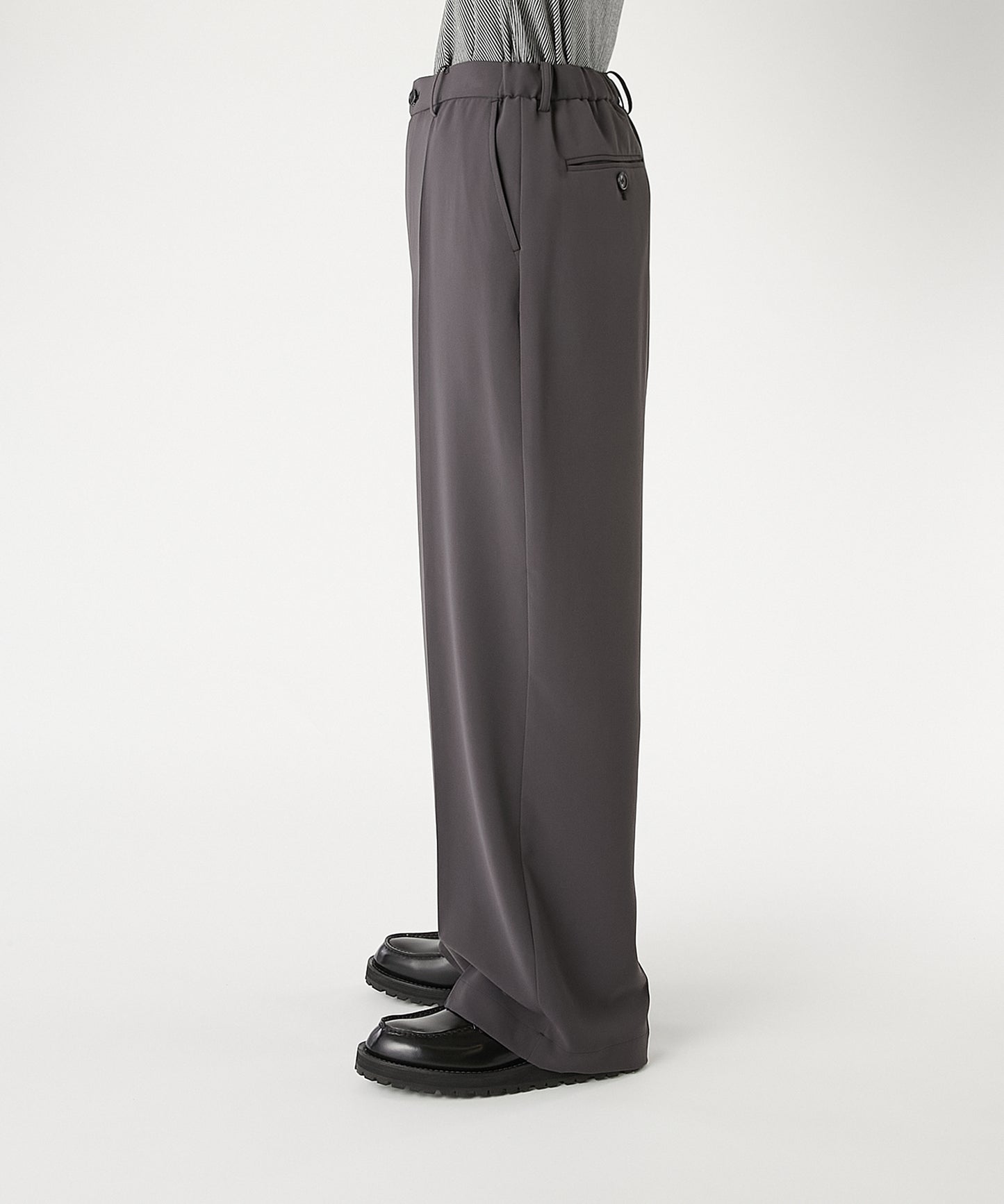 CENTER SEAM WIDE TROUSERS
