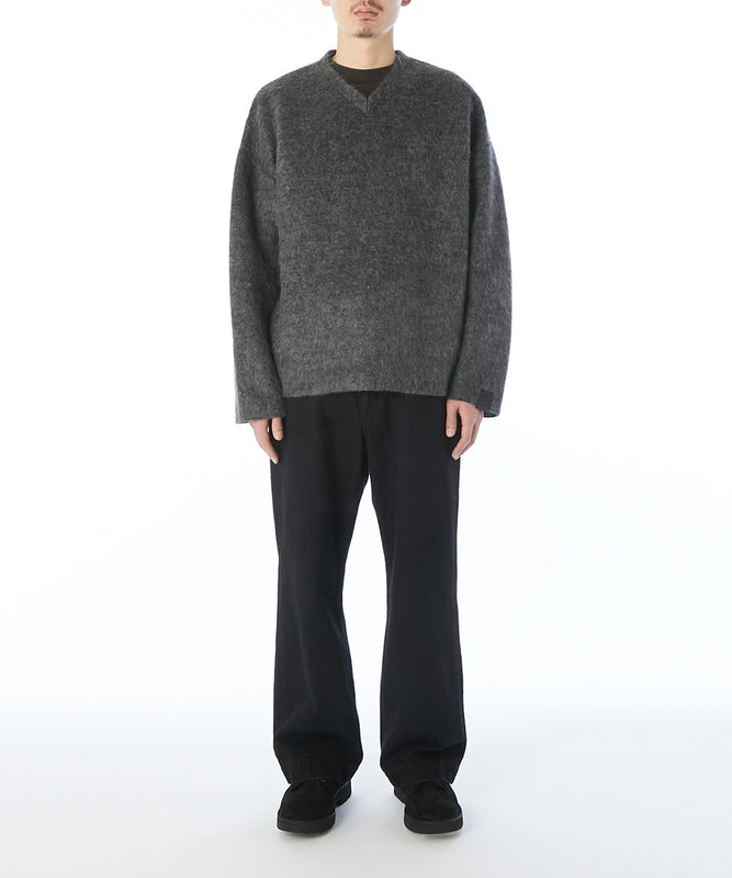 REVERSIBLE V-NECK KNIT PULLOVER