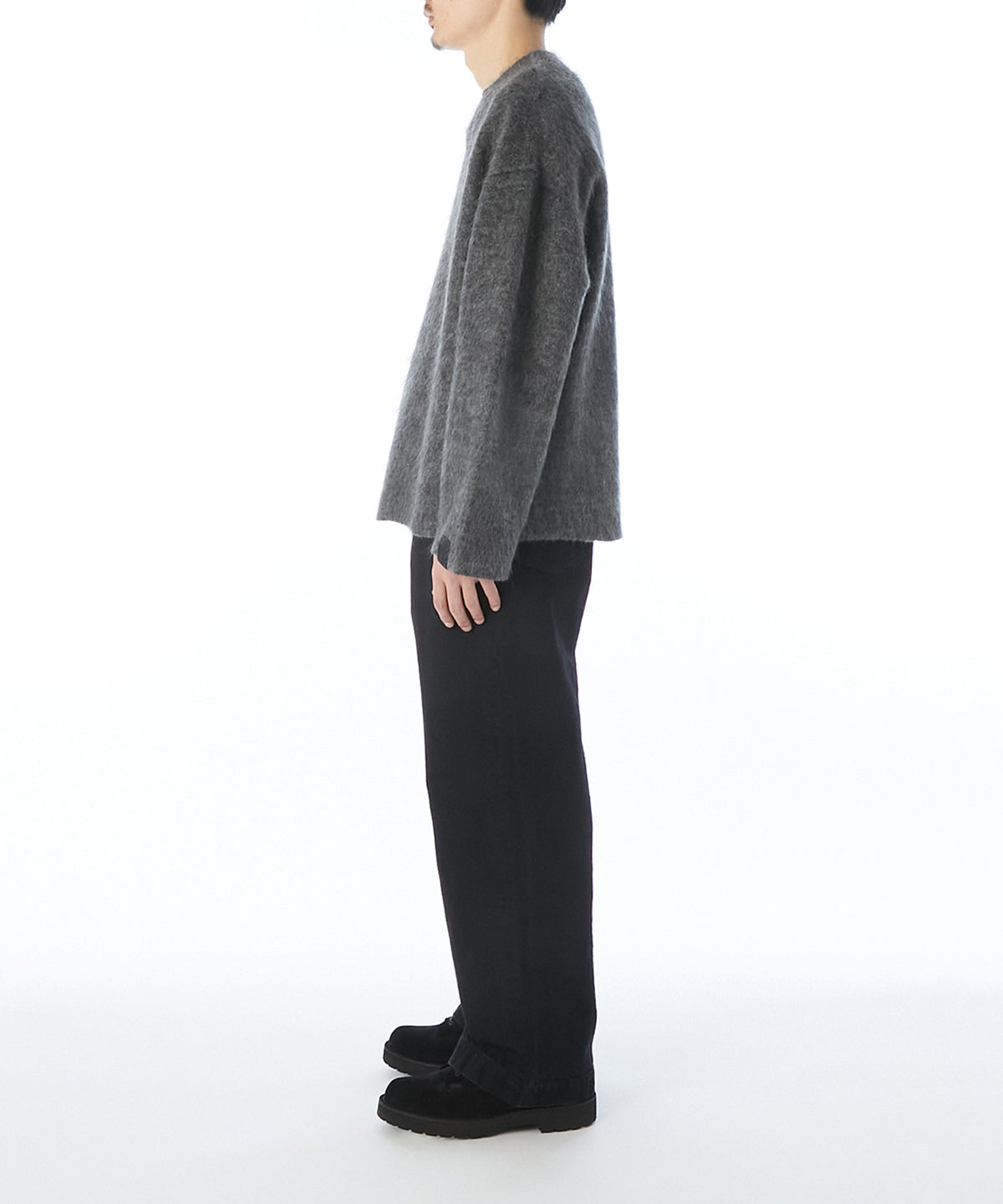 REVERSIBLE V-NECK KNIT PULLOVER
