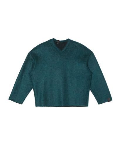 REVERSIBLE V-NECK KNIT PULLOVER