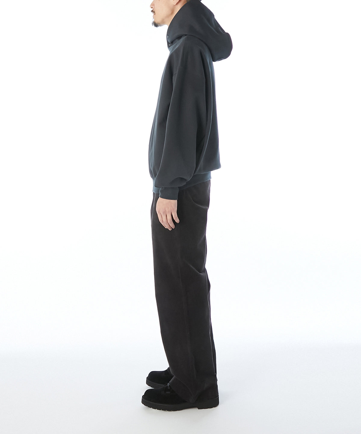 HOODED SWEATSHIRT