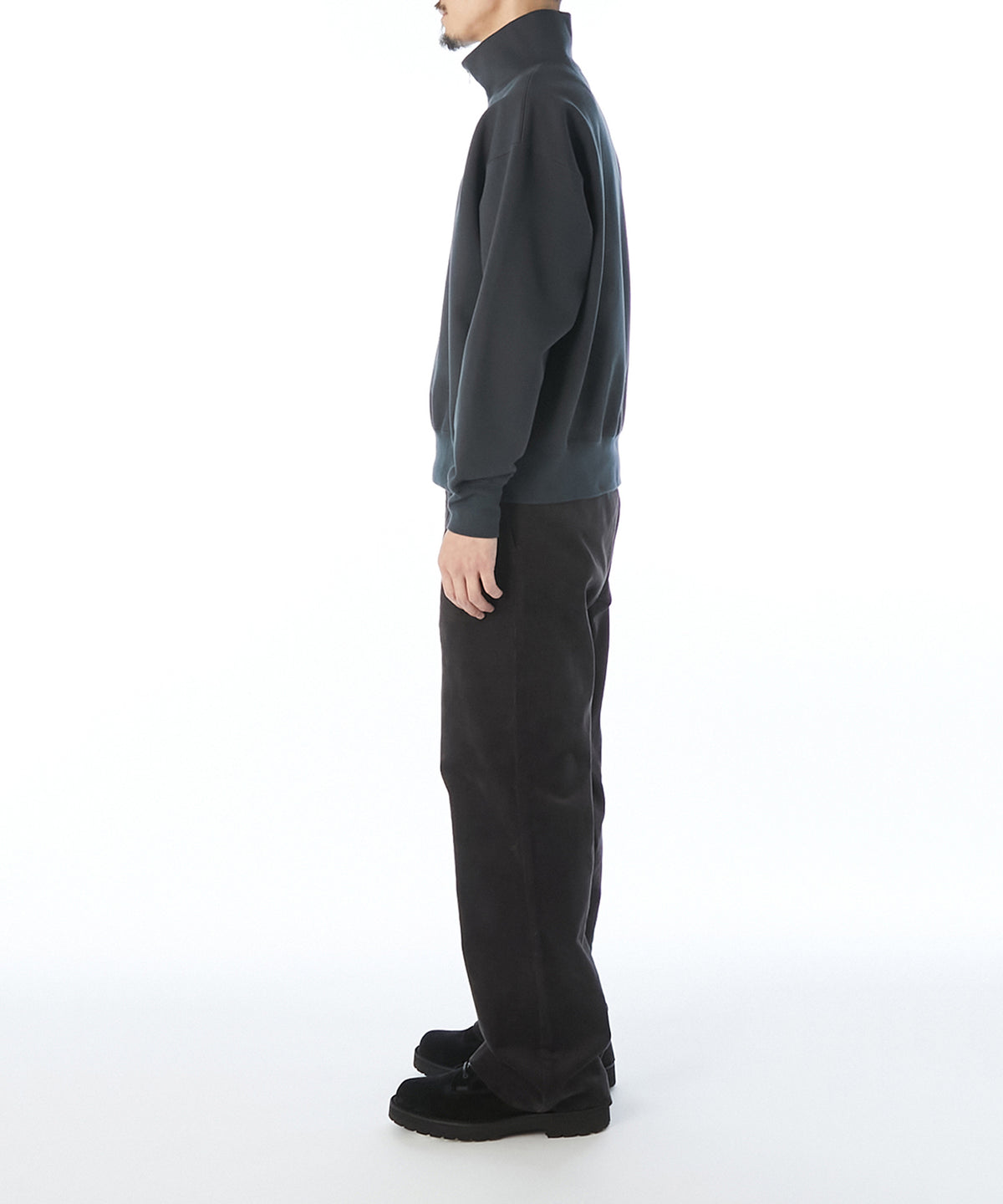 HALF ZIP SWEATSHIRT