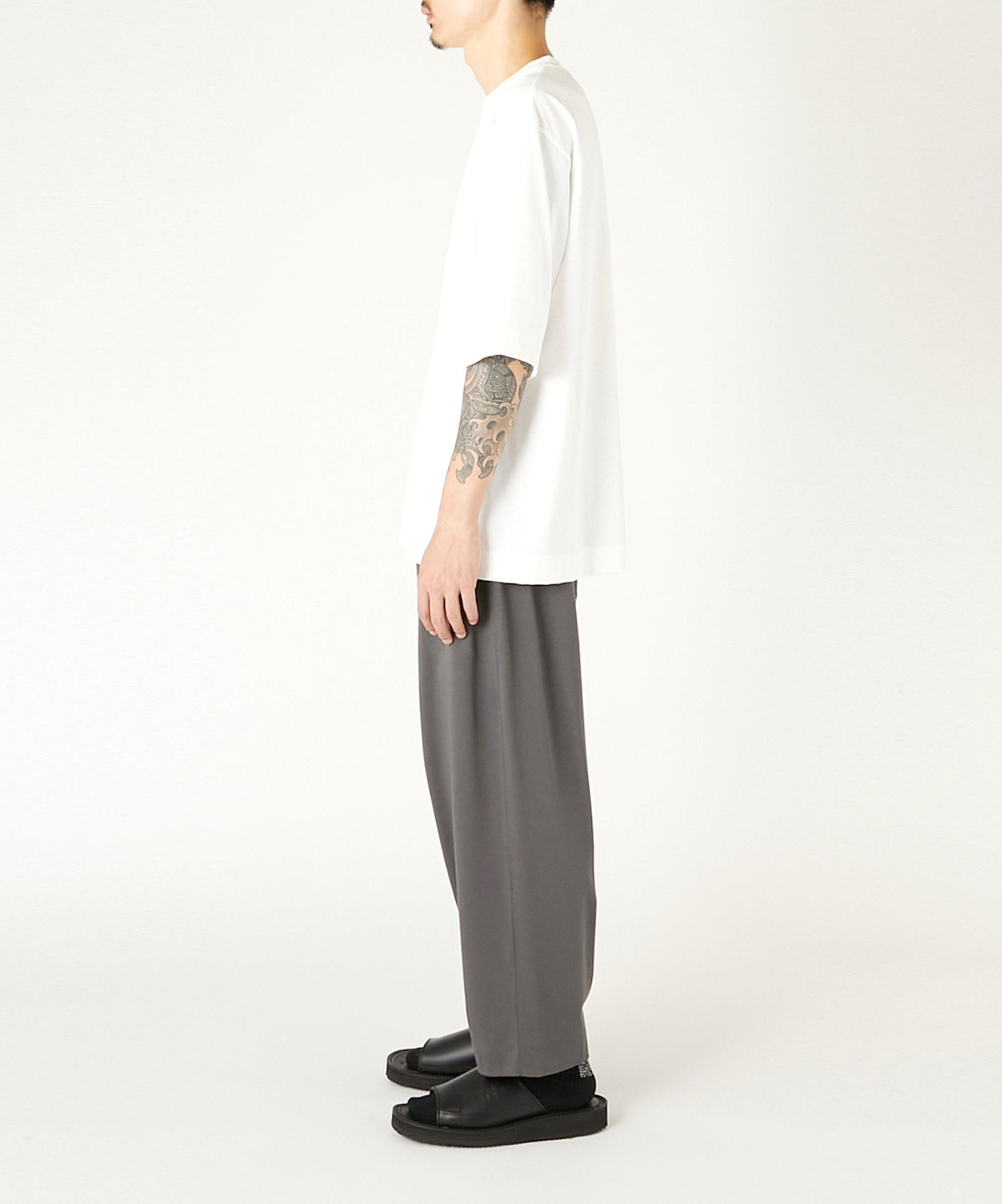 CREW NECK HALF SLEEVE