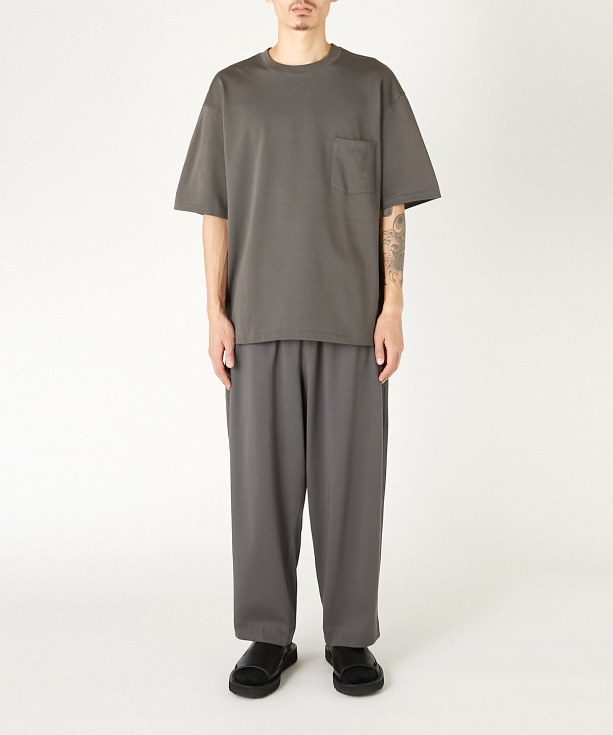 CREW NECK T-SHIRT