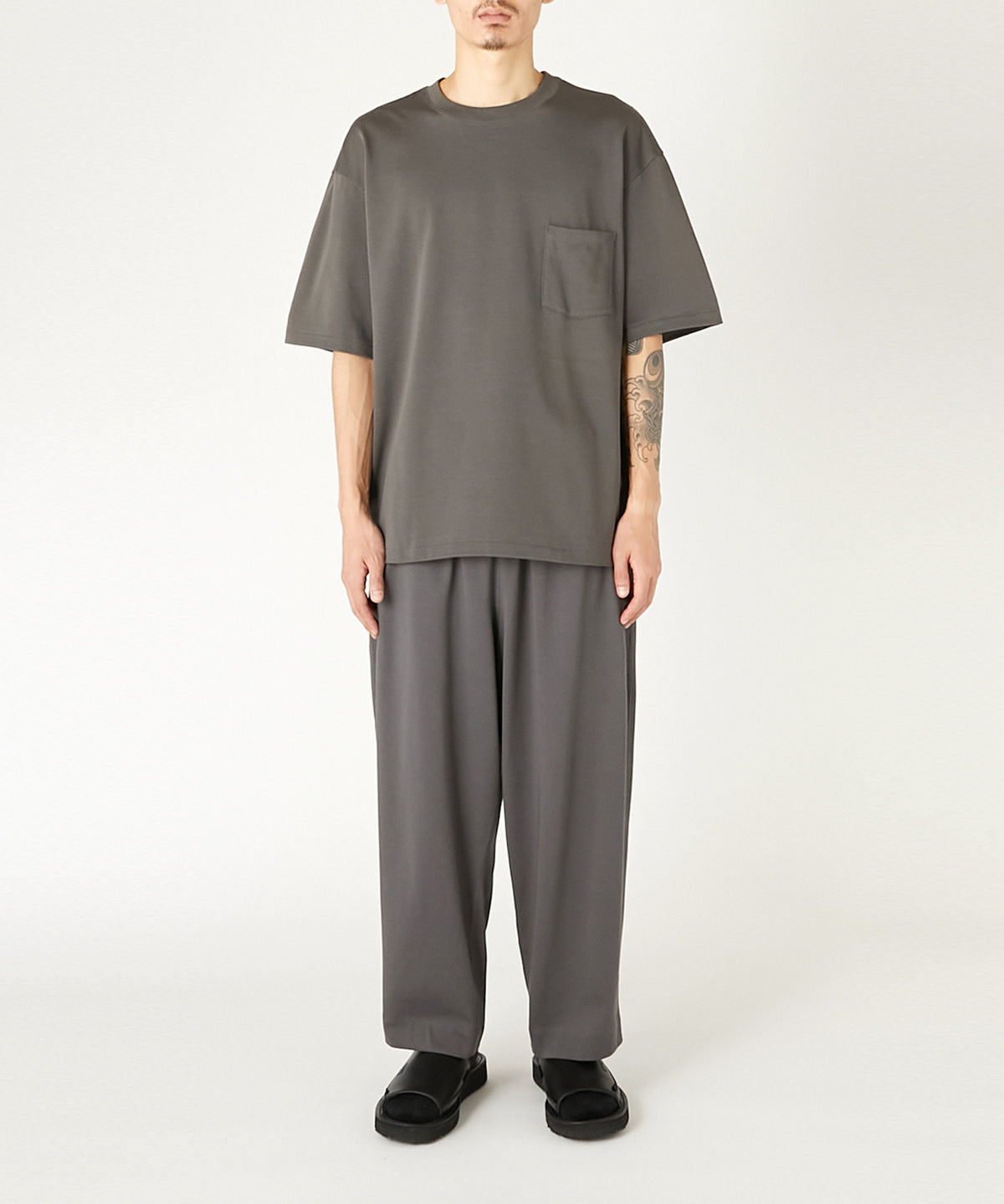 CREW NECK T-SHIRT