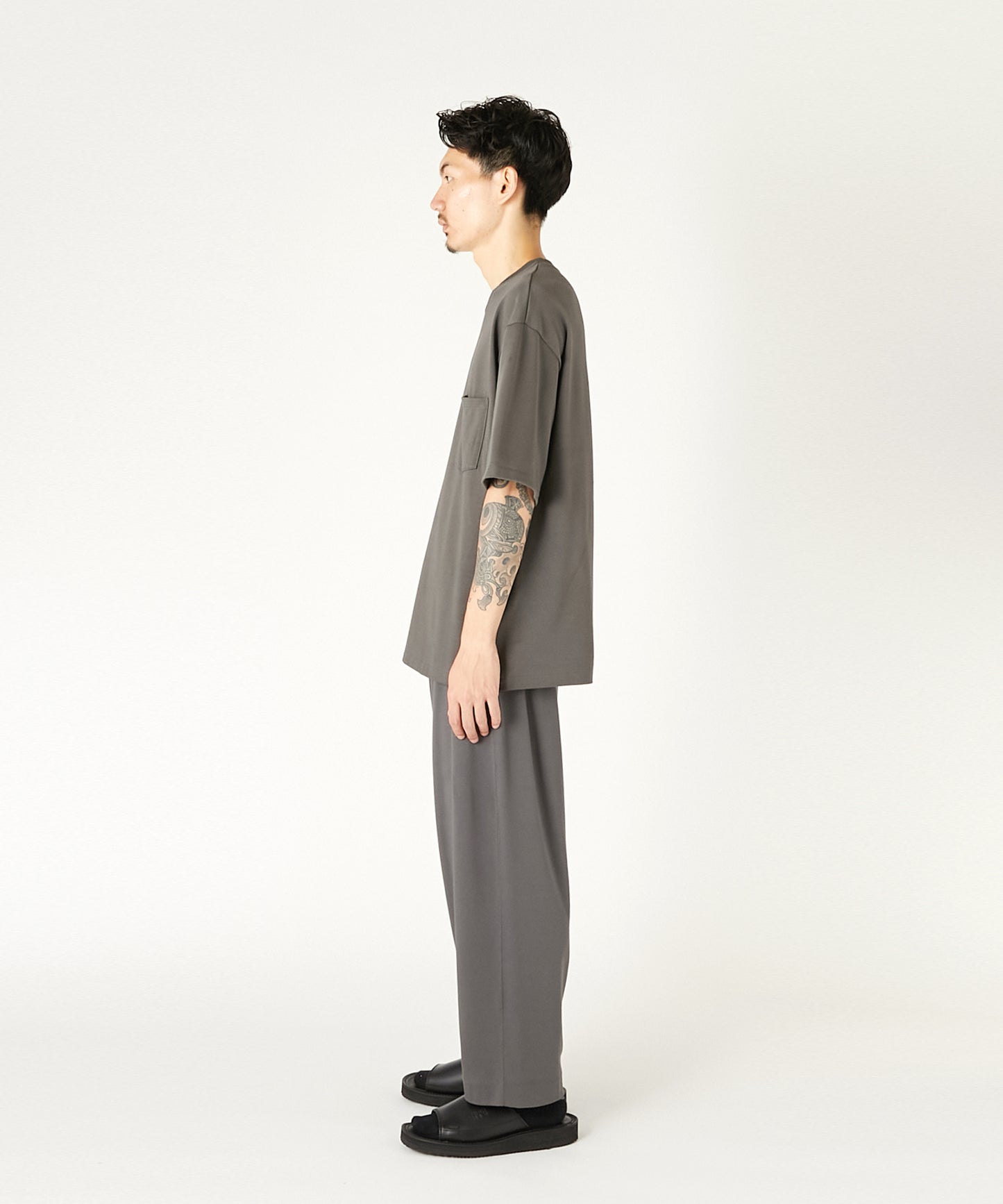 CREW NECK T-SHIRT