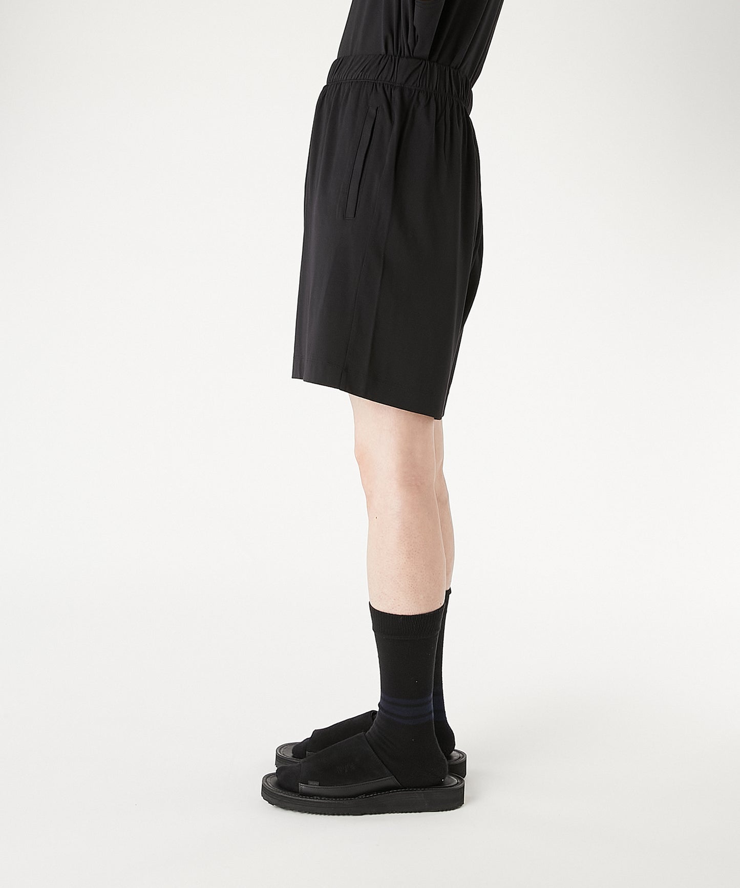 WIDE RELAX SHORTS