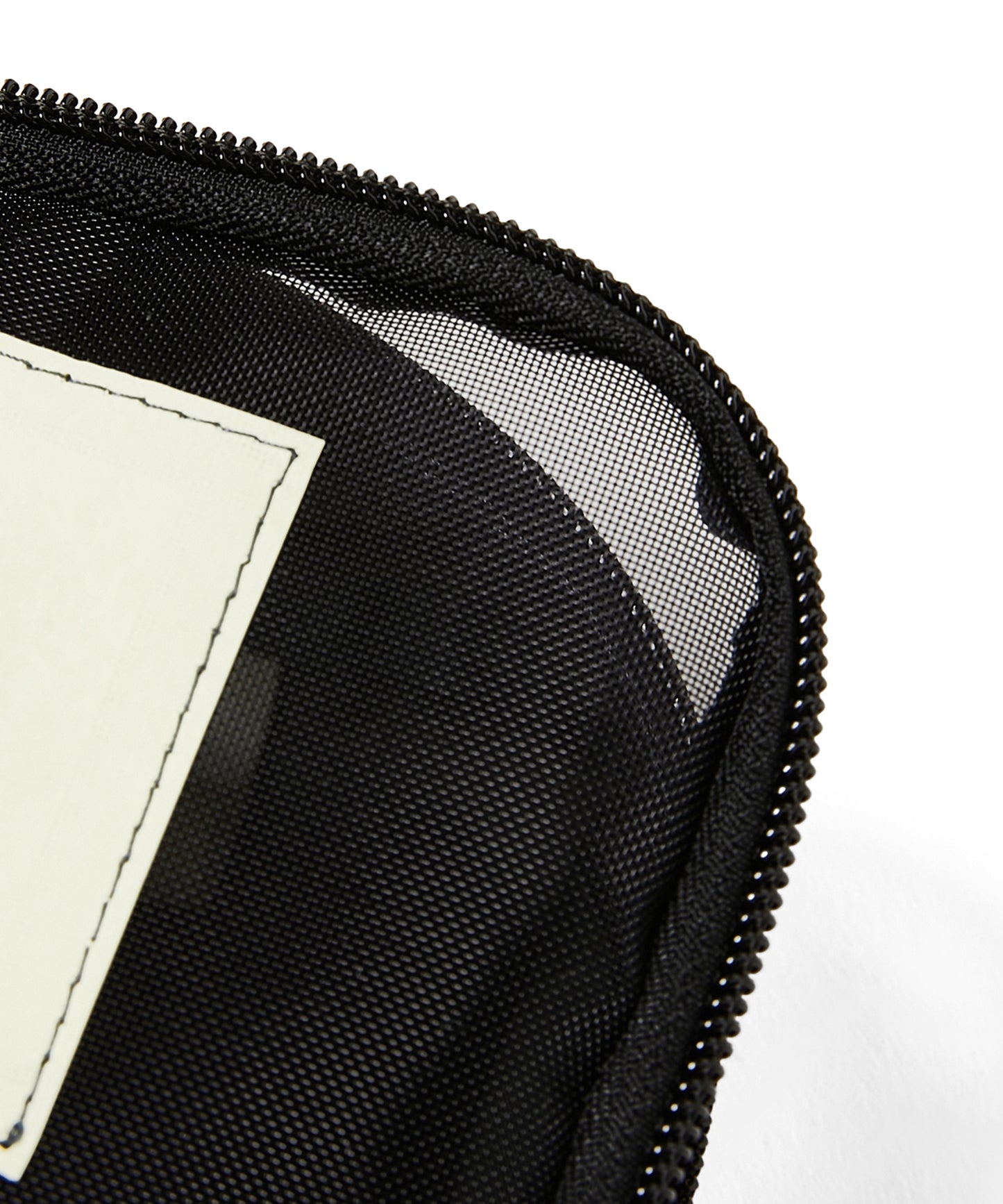 POUCH (MEDIUM)