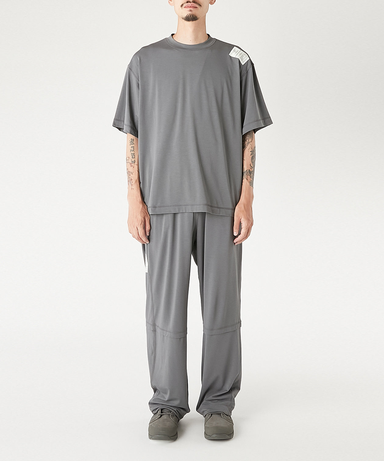 BACK SEAM T-SHIRT
