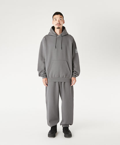 HOODED SWEATSHIRT
