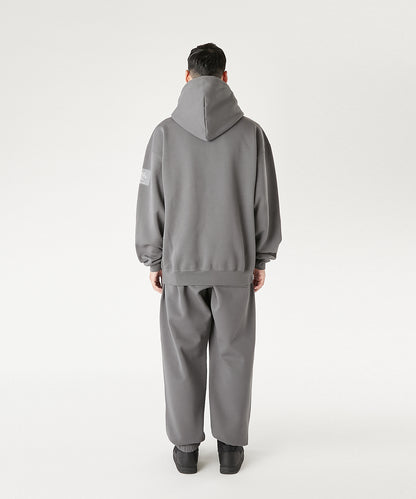 HOODED SWEATSHIRT