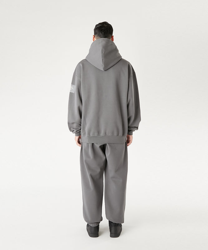 HOODED SWEATSHIRT