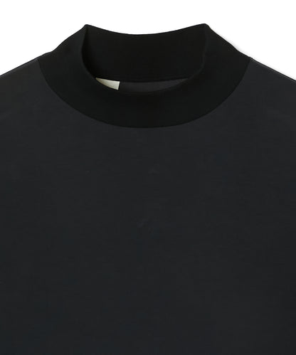 MOCK NECK LONG SLEEVE T-SHIRT