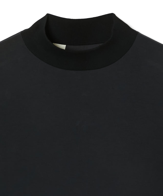 MOCK NECK LONG SLEEVE T-SHIRT