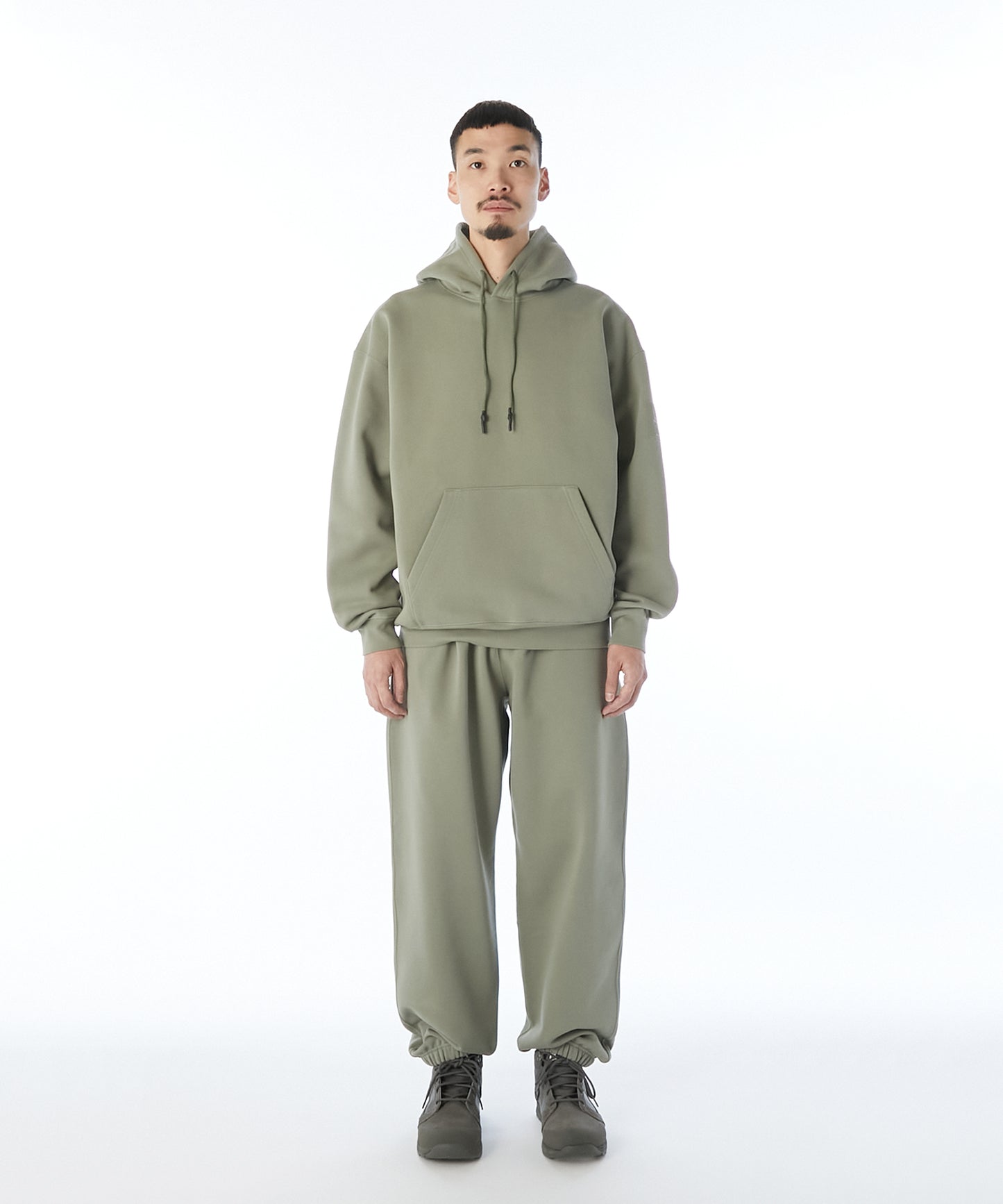 HOODED SWEATSHIRT