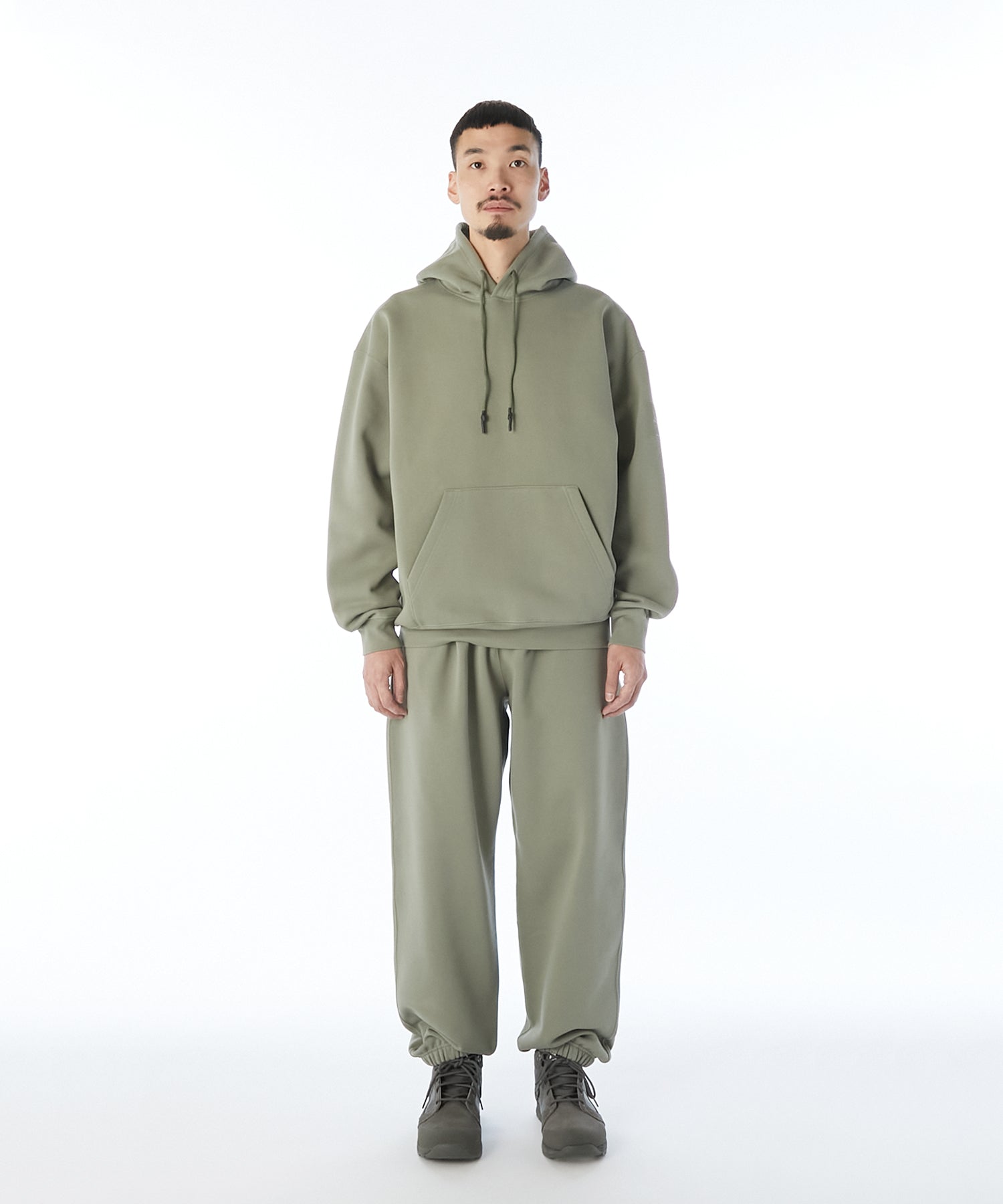 HOODED SWEATSHIRT