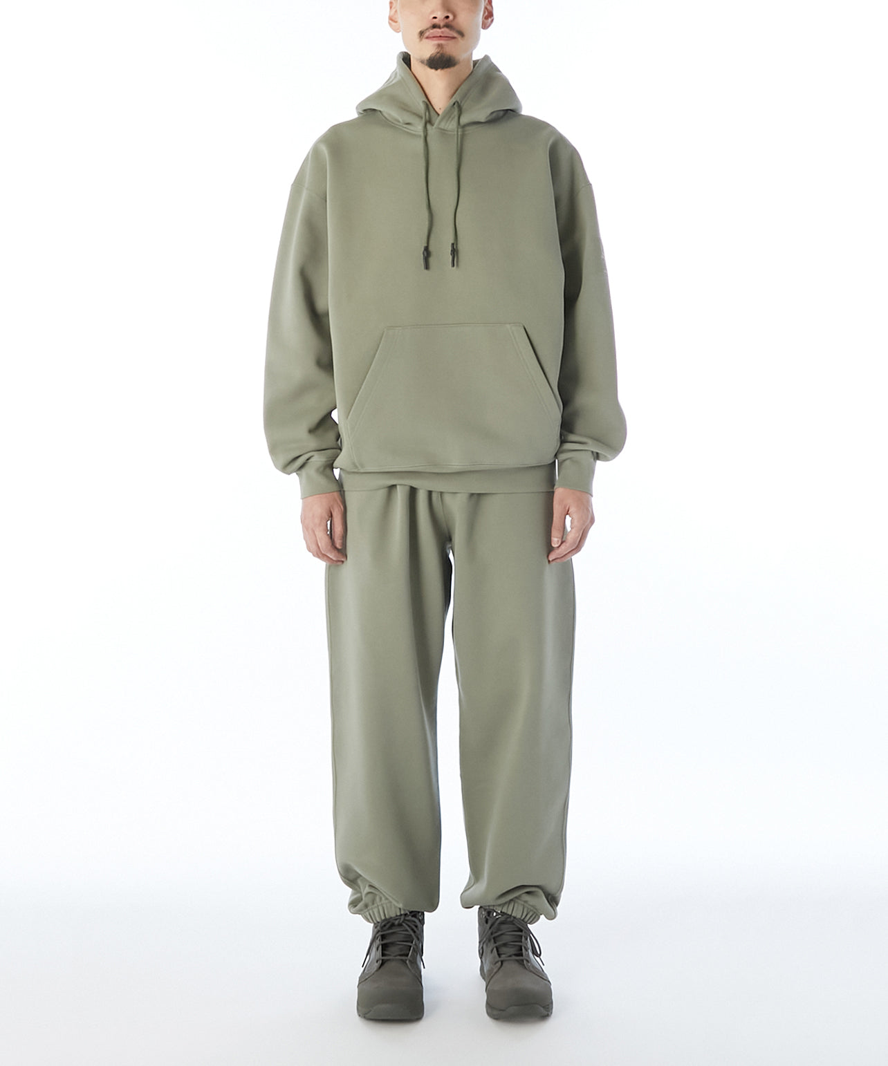 HOODED SWEATSHIRT