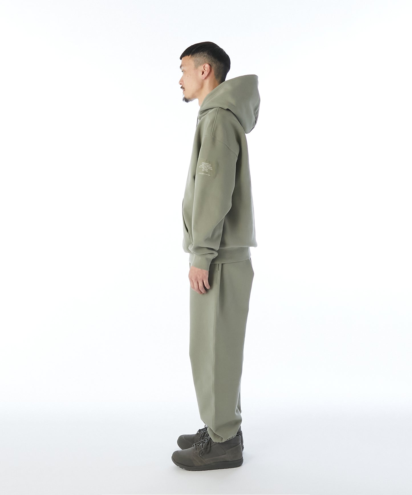 HOODED SWEATSHIRT