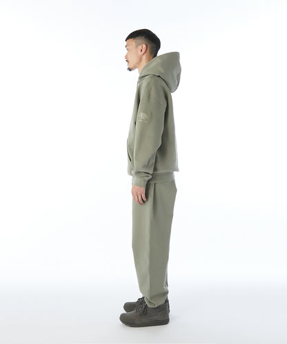 HOODED SWEATSHIRT