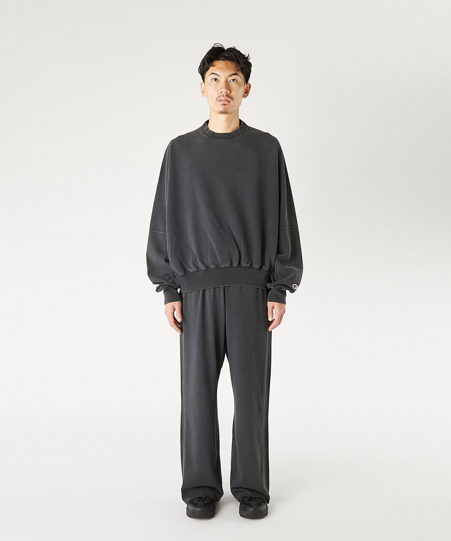 REVERSIBLE CREW NECK SWEATSHIRT