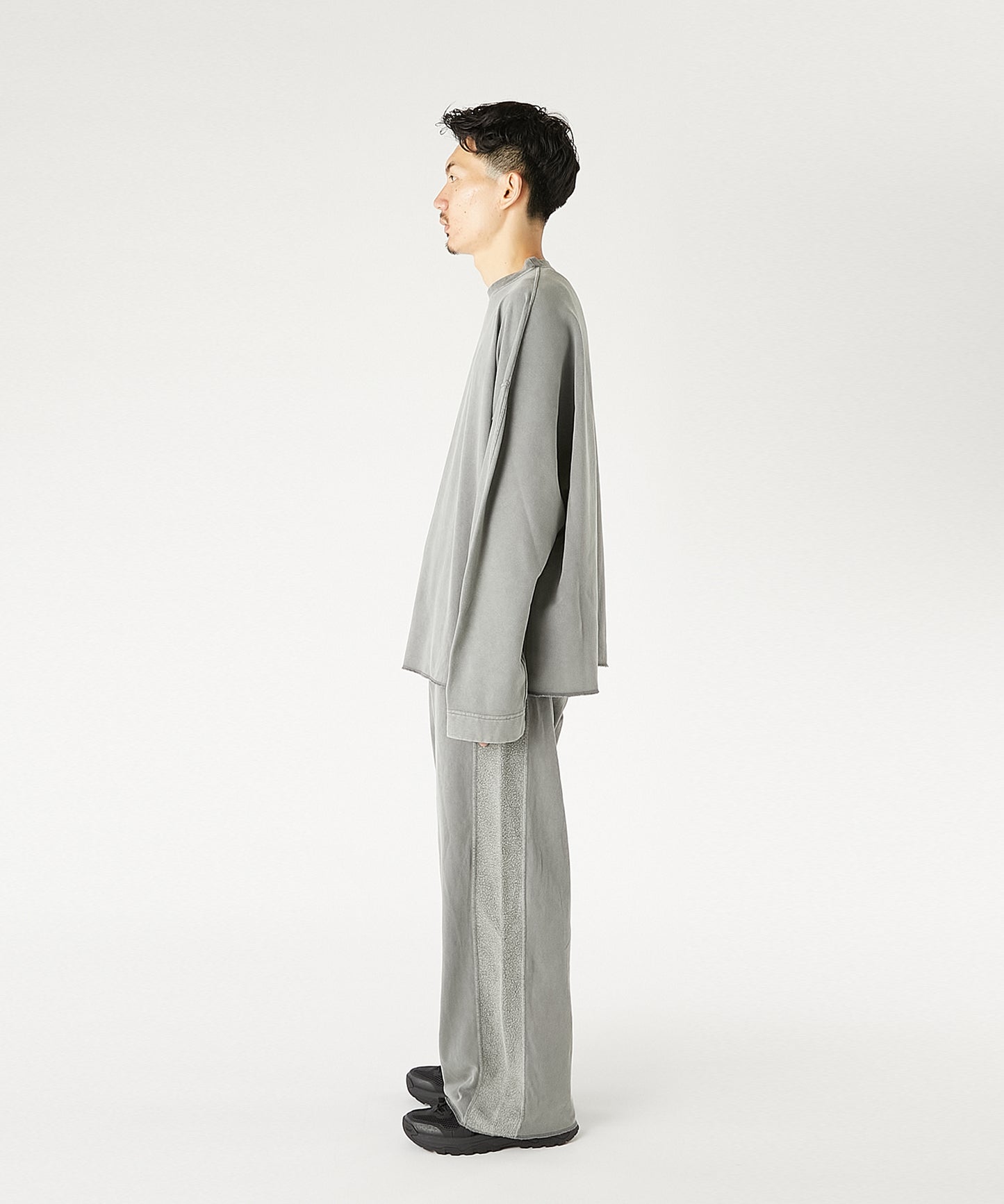 REVERSIBLE DOLMAN SWEATSHIRT