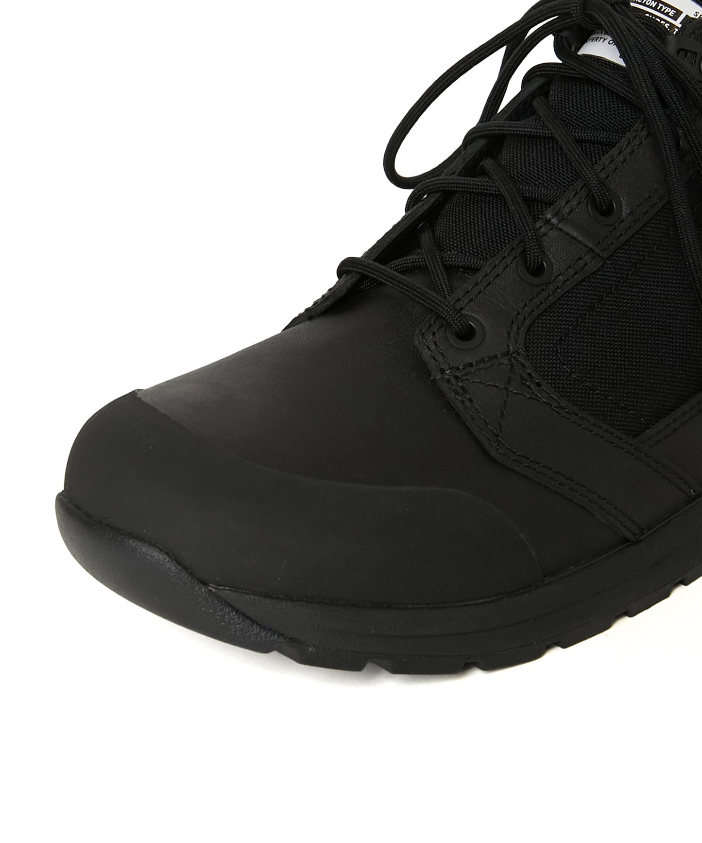 TRAINING SHOES