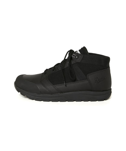 TRAINING SHOES