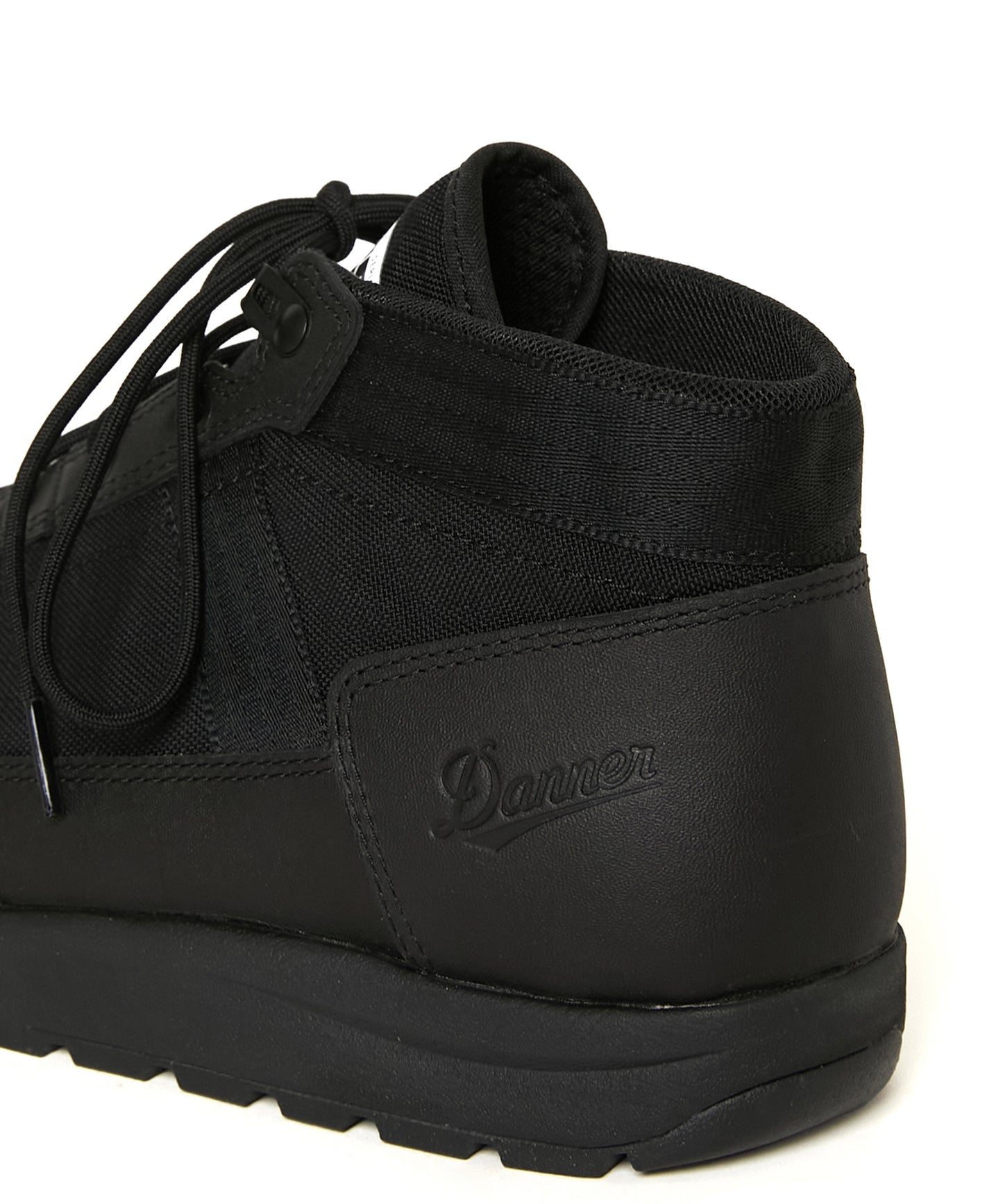 TRAINING SHOES