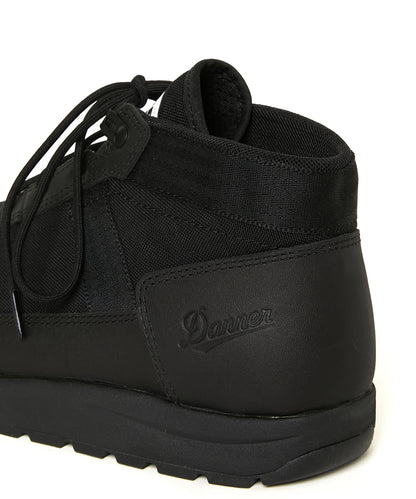 TRAINING SHOES