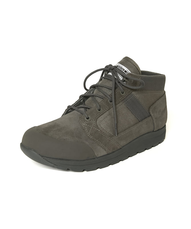 TRAINING SHOES
