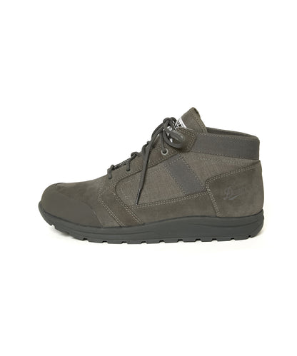 TRAINING SHOES