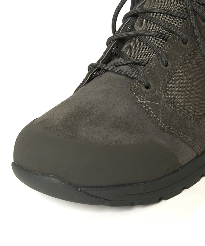 TRAINING SHOES
