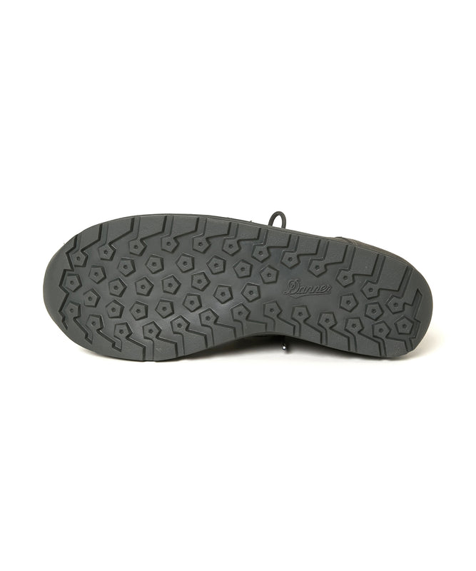 TRAINING SHOES